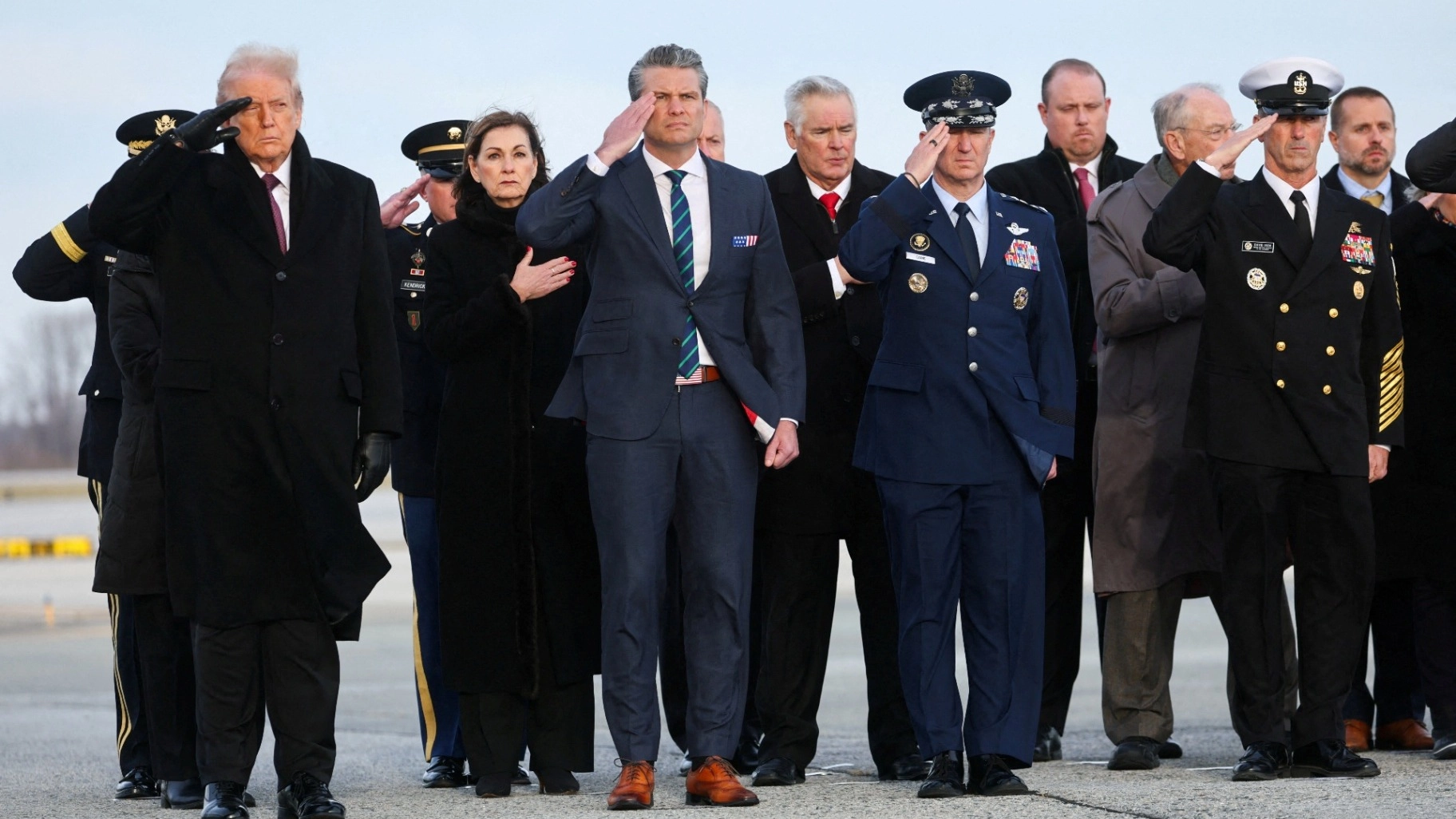 انتقد ضربات فنزويلا.. واشنطن تقيل قائد القوات اللاتينية من منصبه 