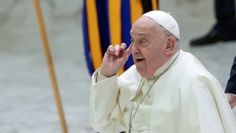 بابا الفاتيكان: التنمر يعدّ طلاب المدارس للحرب وليس للسلام