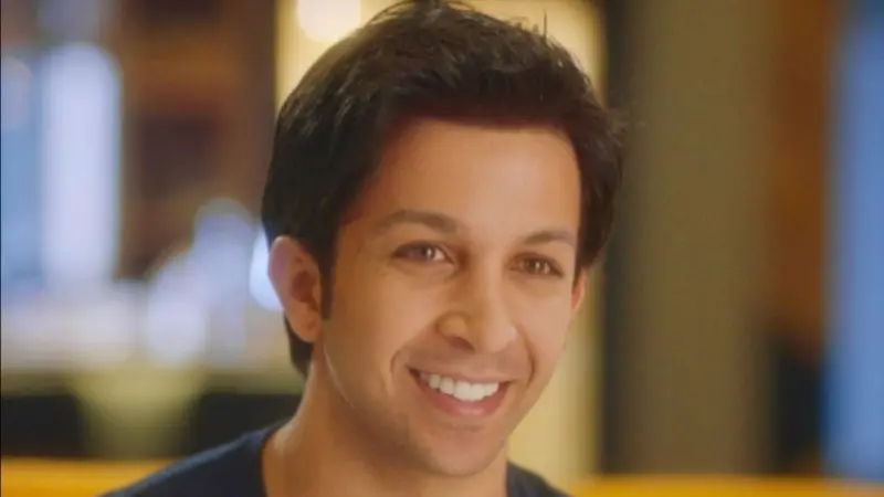 من هي والدة هشام جمال؟ تزايد البحث عن عائلة الفنان عقب حفل زفافه