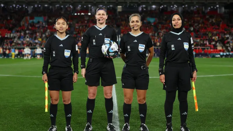 أول حكمة فلسطينية في تاريخ كأس العالم.. من هي هبة سعدية؟