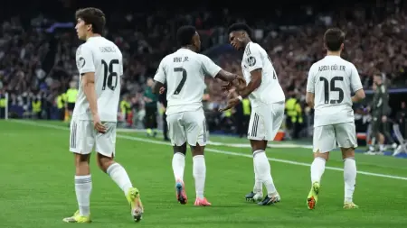 related_news_inside_blogsتشواميني يهدي انتصار ريال مدريد "لكل شخص يناهض التصرفات العنصرية"