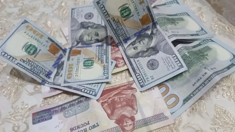 سعر الدولار مقابل الجنيه المصري اليوم الأحد 19/4/2026.. هبوط "الأخضر"
