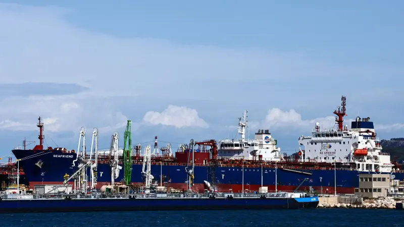 توقعات صادمة من غولد مان ساكس للنفط بنهاية 2026.. ماذا قال؟