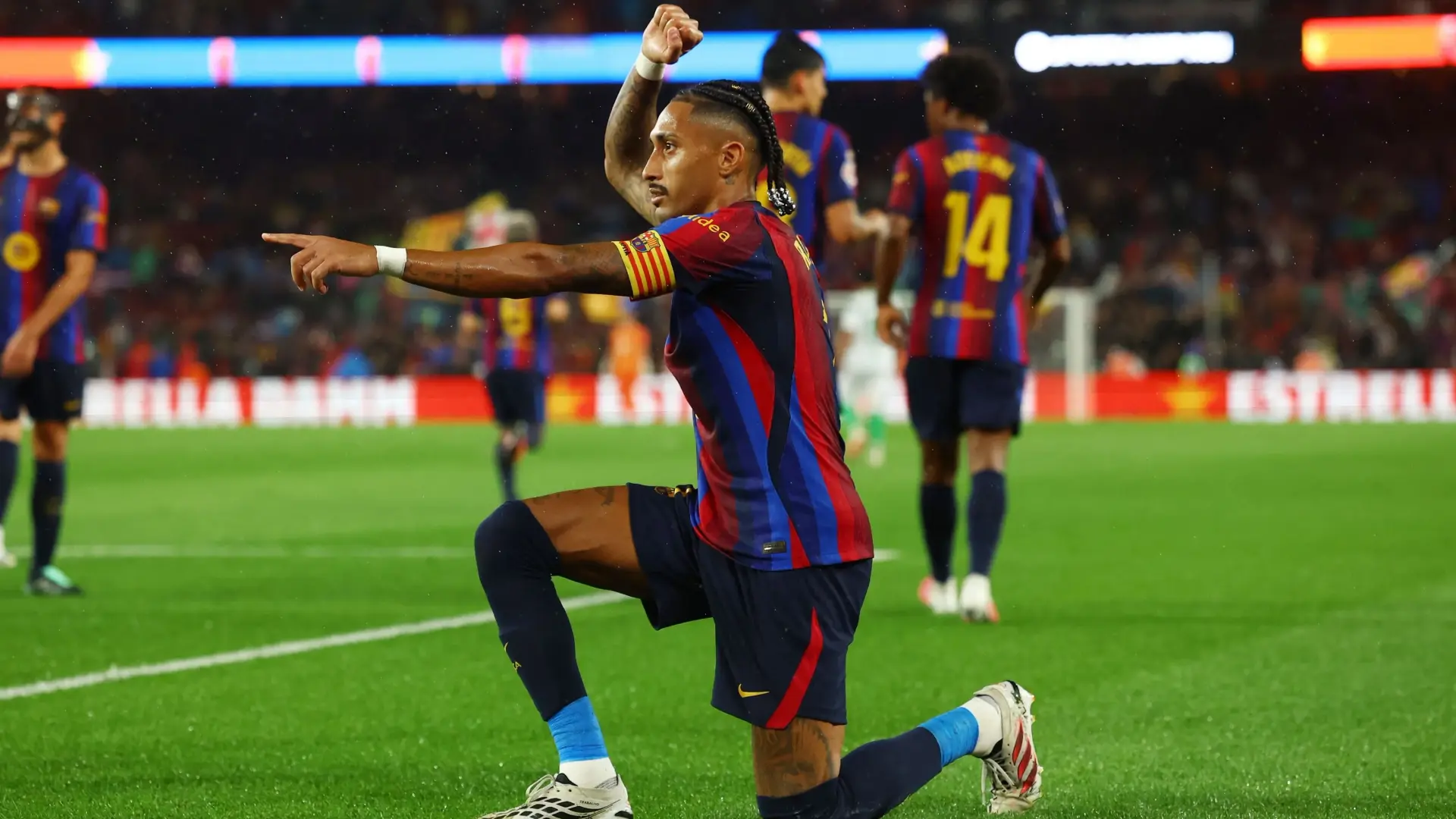 رافينيا يريد إنهاء مسيرته في برشلونة (رويترز) رافينيا يريد إنهاء مسيرته في برشلونة (رويترز)