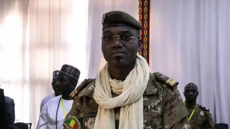 تفاصيل مقتل وزير الدفاع المالي وعائلته في هجمات السبت