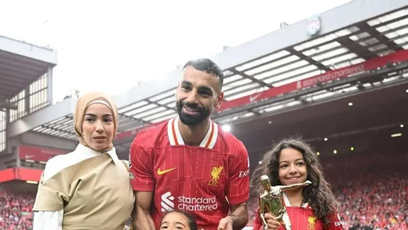 ماجي زوجة محمد صلاح تتصدر الترند.. انتقادات تطال زوجات نجوم منتخب مصر