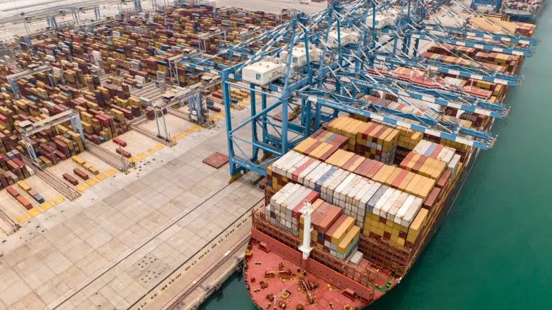 مجموعة موانئ أبوظبي تطمئن الأسواق وتواصل العمليات من دون انقطاع