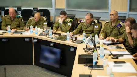 فيديو - إسرائيل تستعد لـ3 حروب.. وأولمرت يستبعد الضربة المنفردة