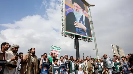 related_news_inside_blogsتقرير: ضغوط من إيران و"حزب الله" على "الحوثيين" لدخول الحرب