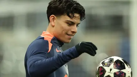 related_news_inside_blogsمن هو تشافي إسبارت الذي حصل على فرصة ظهوره الأول مع برشلونة؟