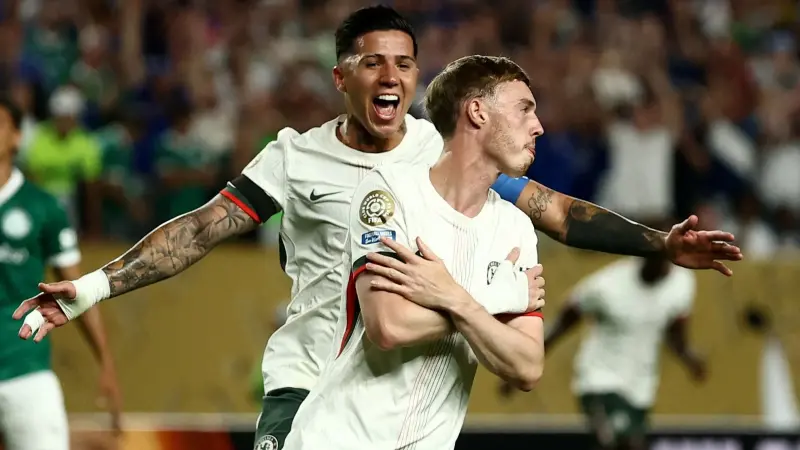 نجم تشيلسي يحمي علامته التجارية "Cold Palmer" قانونيا حتى 2034