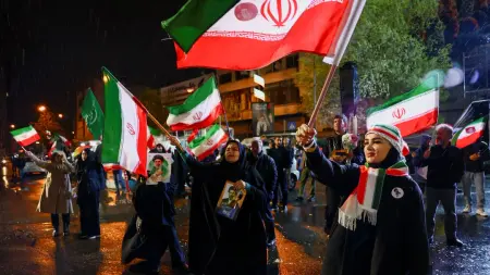كل ما نعرفه عن خطة واشنطن لعزل إيران اقتصادياً