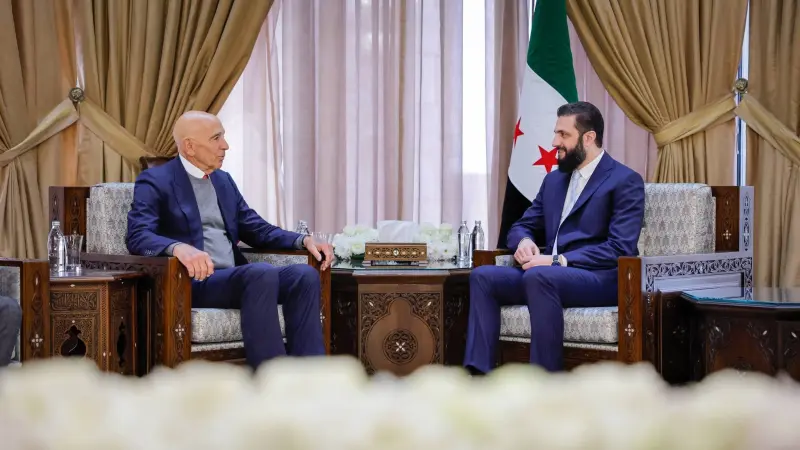 صور - الشرع يؤكد وحدة سوريا وسيادتها خلال لقاء برّاك