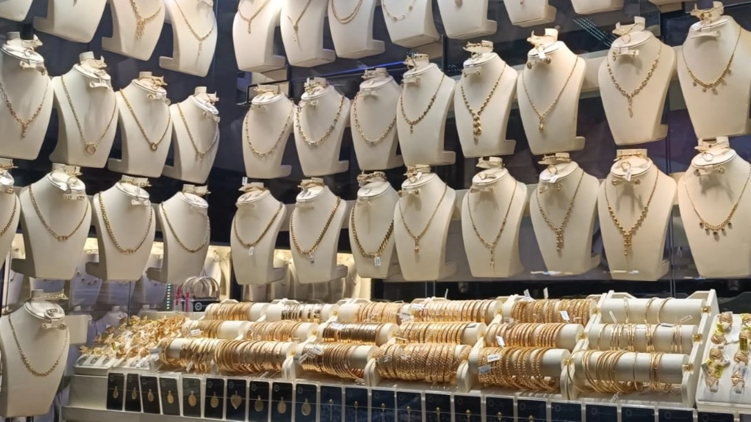 أسعار الذهب في مصر اليوم الأحد 28/12/2025.. عيار 21 يقفز 