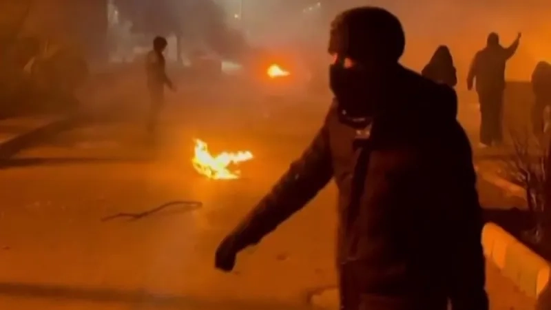 لماذا تشكل الاحتجاجات تحديا غير مسبوق للنظام الإيراني؟ 