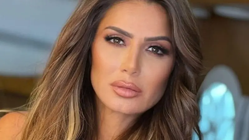 هل الخيانة بسبب انفصال نجلاء بدر عن محمد منير؟ الفنانة تحسم الجدل