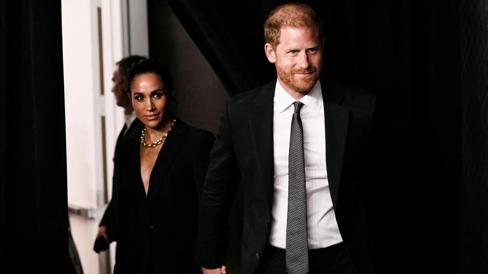هاري وميغان قد لا يعودا لتمثيل العائلة المالكة بأي صفة رسمية (رويترز) هاري وميغان قد لا يعودا لتمثيل العائلة المالكة بأي صفة رسمية (رويترز)