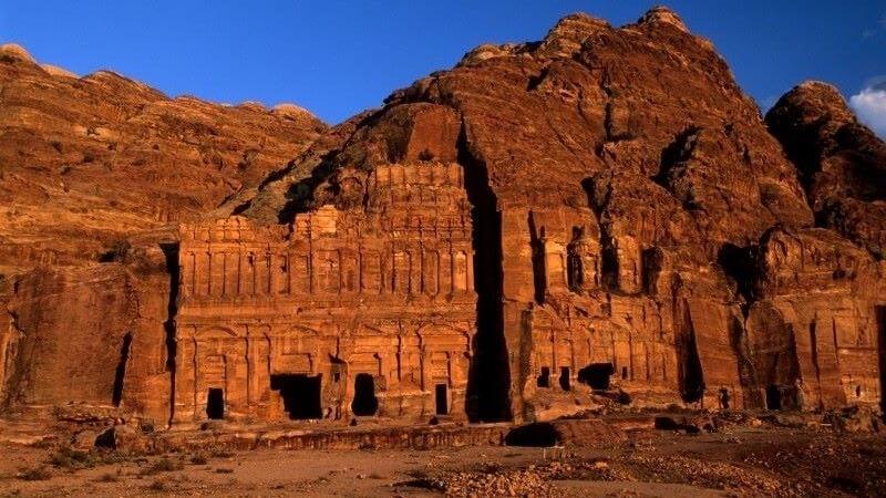 منها واحدة عربية... ما هي عجائب الدنيا السبع الجديدة؟