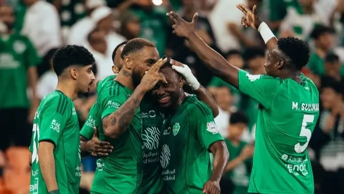 القنوات الناقلة لمباراة الهلال ضد الأهلي اليوم في دوري روشن السعودي مع الموعد