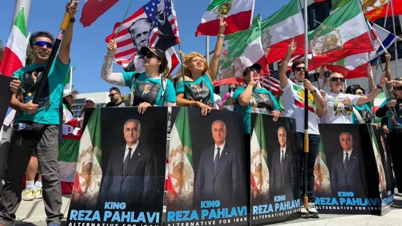 رئيس وزراء سابق: إسرائيل هربت أجهزة ستارلينك إلى إيران لإسقاط النظام