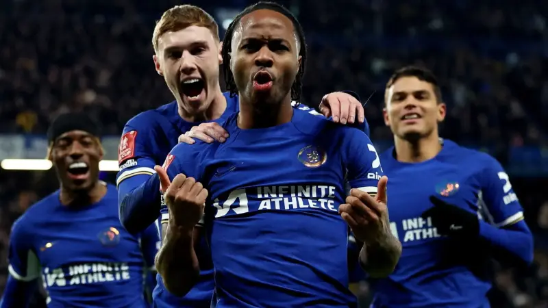 الدوري الإنجليزي - تشيلسي يفسخ عقد رحيم ستيرلنغ بالتراضي