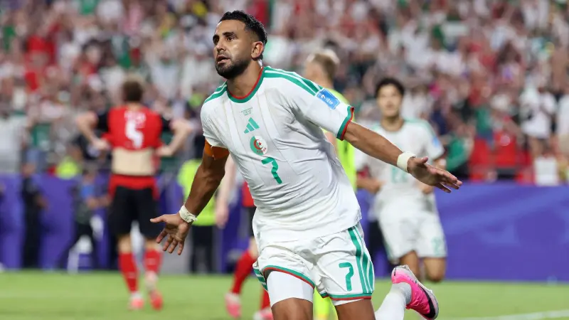 من بوابة نادي الشمال.. رياض محرز يقترب من الدوري القطري