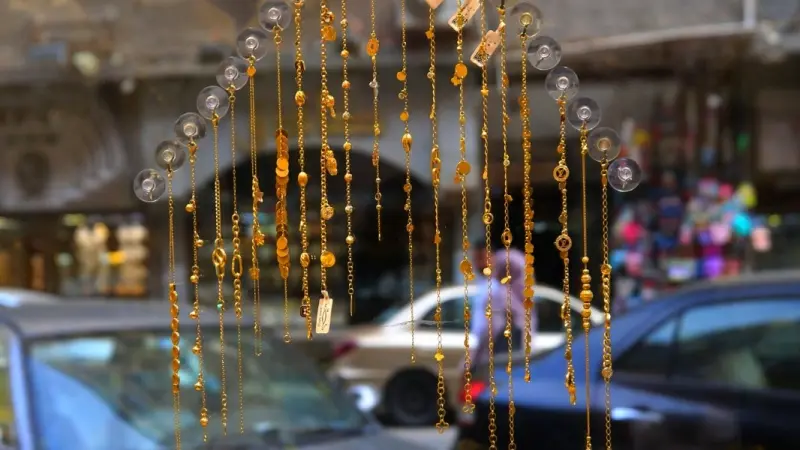 أسعار الذهب اليوم الأحد 8/3/2026 في مصر.. ارتفاع 100 جنيه لعيار 21