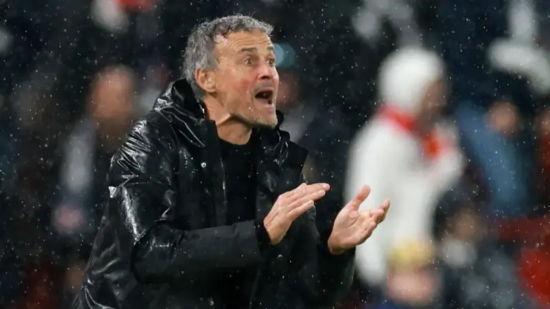 إنريكي بعد إقصاء ليفربول: طموحنا مختلف هذا الموسم