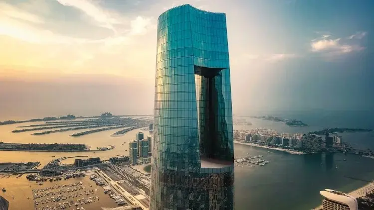 صور - كيف أصبح برج لو سيل في دبي أطول فندق في العالم؟