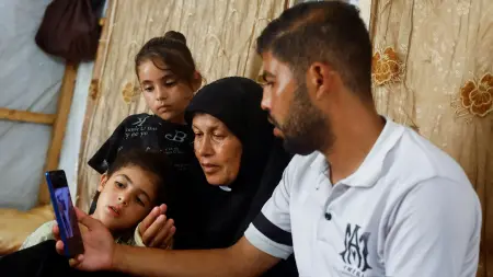related_news_inside_blogsإسرائيل تقر بصحة صورة معتقل فلسطيني مقيّد إلى سرير