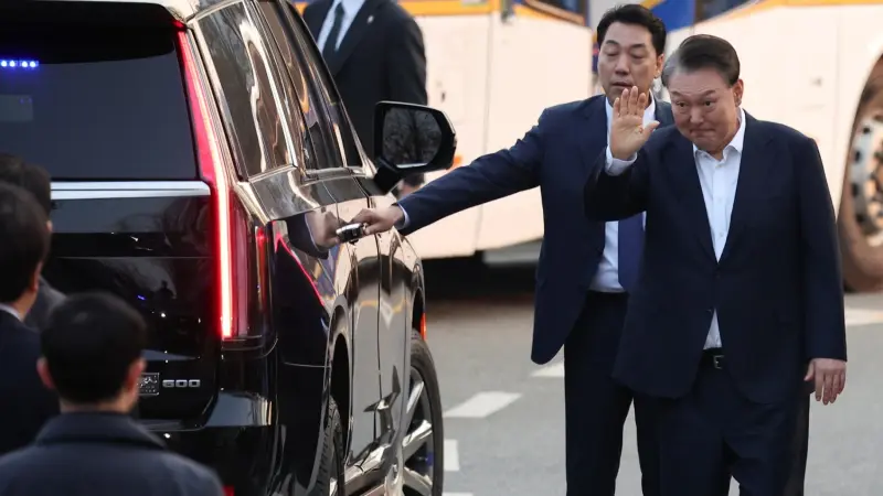 فيديو - بعد انقلابه الفاشل.. الإفراج عن رئيس كوريا الجنوبية