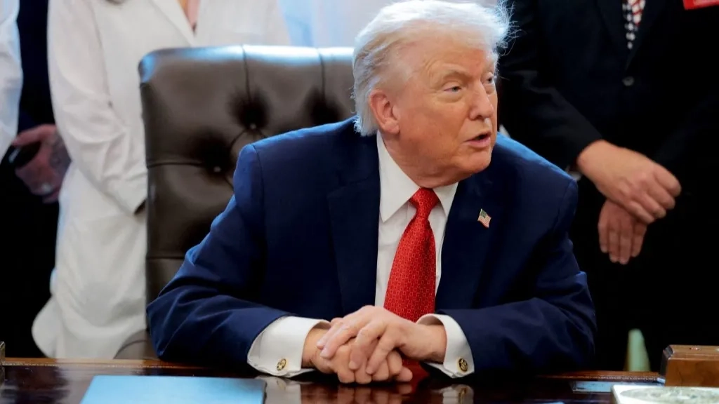 "قبل أن تغير روسيا رأيها".. ترامب يحضّ أوكرانيا على التحرك سريعا 