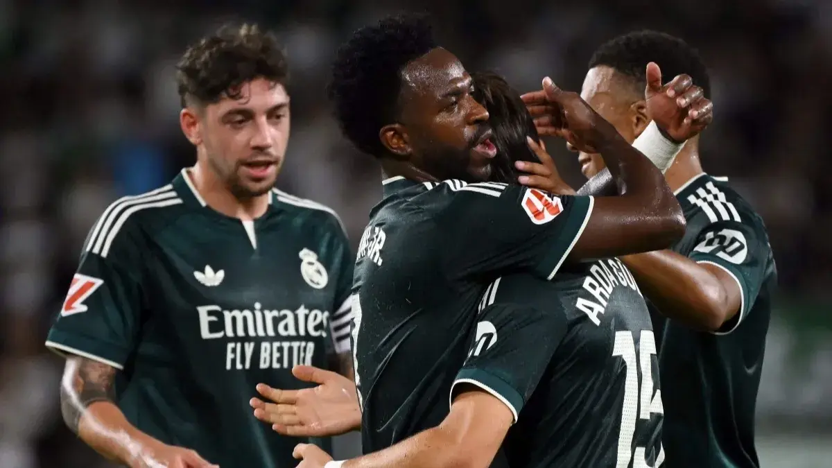 تصرف لاعبي ريال مدريد أثار جدلًا في إسبانيا (أ ف ب) تصرف لاعبي ريال مدريد أثار جدلًا في إسبانيا (أ ف ب)