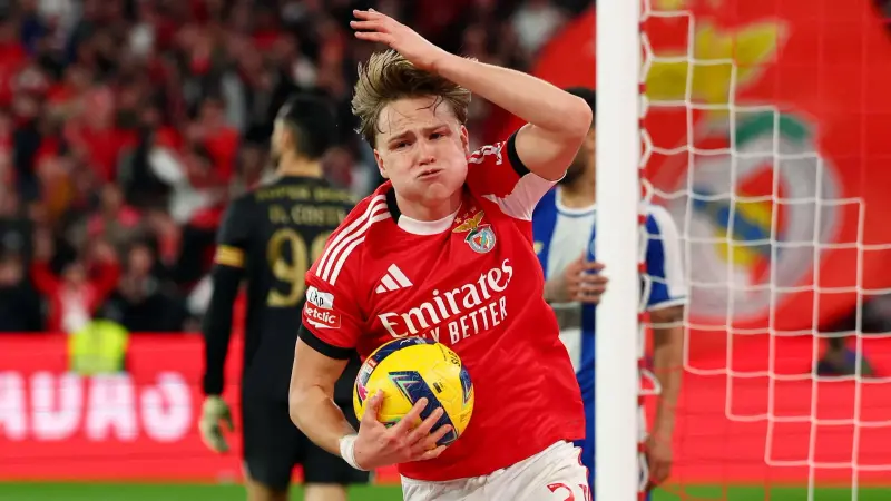 قاهر ريال مدريد.. من هو أندرياس شيلديروب المرتبط بالانتقال إلى برشلونة؟