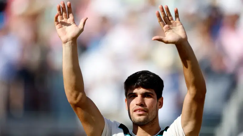 الطريق إلى ويمبلدون.. ألكاراز يسعى لحسم لقب "كوينز" وميدفيديف لنهائي "هاله"