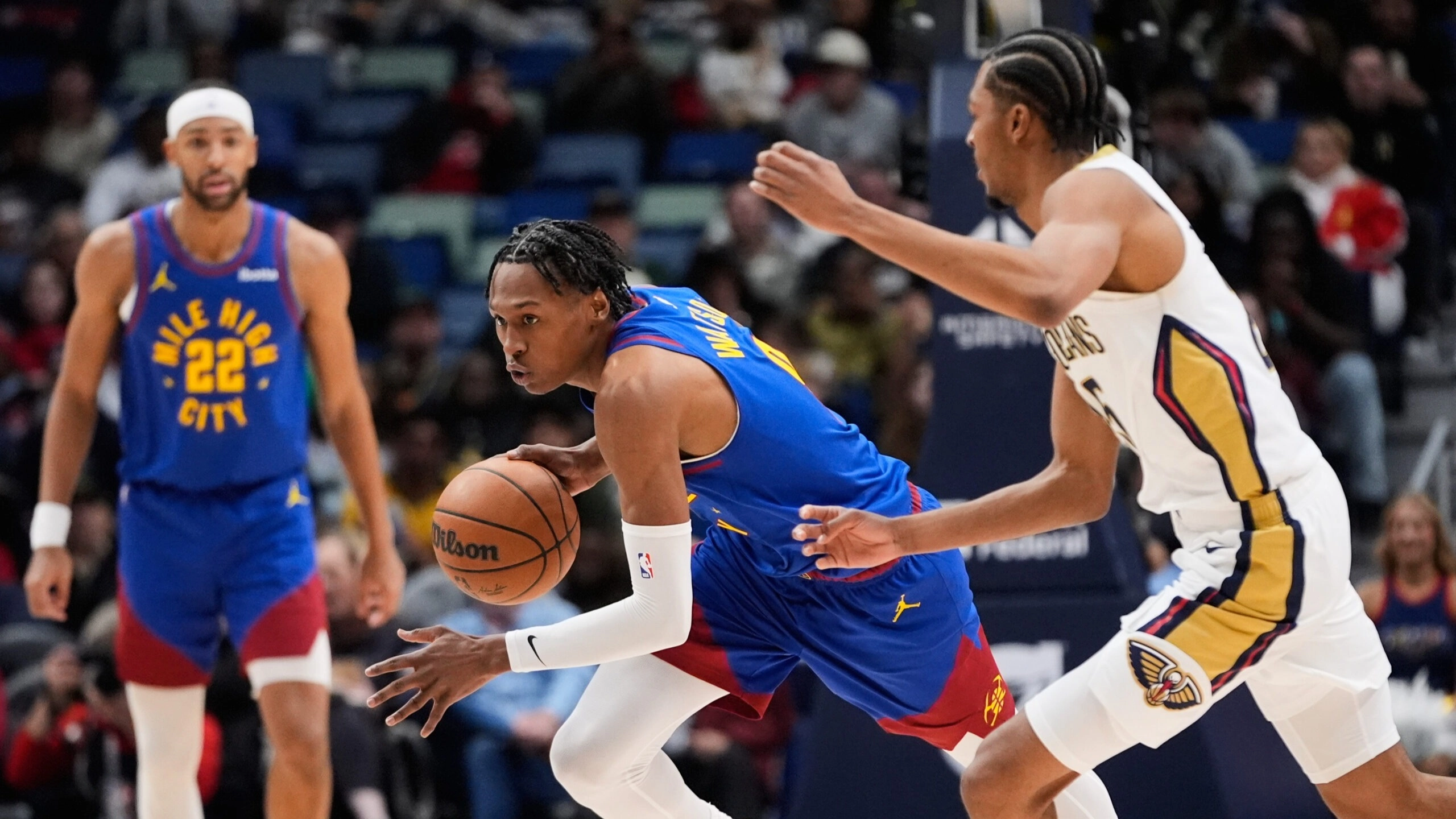 شاي ألكسندر يفك عقدة سبيرز ويقود ثاندر لتعزيز صدارة الغربية 