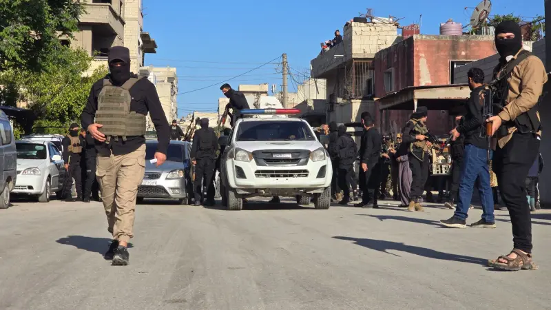 اشتباكات بين قوات الأمن السورية وفلول نظام الأسد في اللاذقية