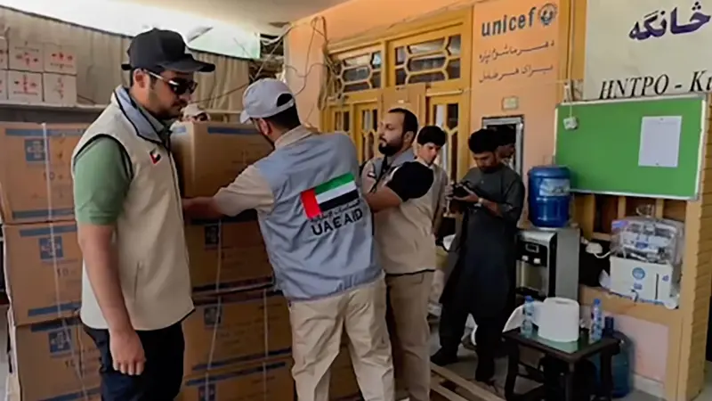 الهلال الأحمر الإماراتي يسلم دفعة مساعدات طبية لأفغانستان