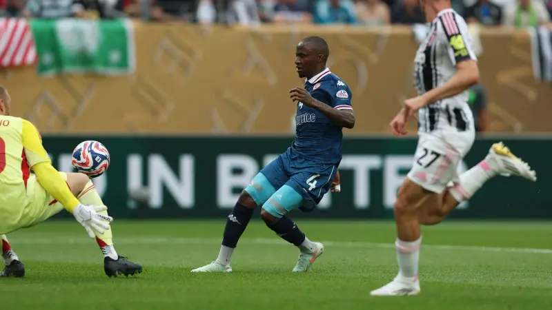 بعد تألقه في المونديال.. صن داونز يضع شرطا صارما أمام الوداد لبيع لورش