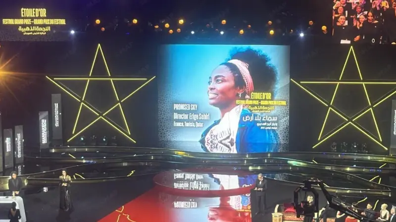 فيلم "سماء بلا أرض" يتوّج بالجائزة الكبرى لمهرجان مراكش