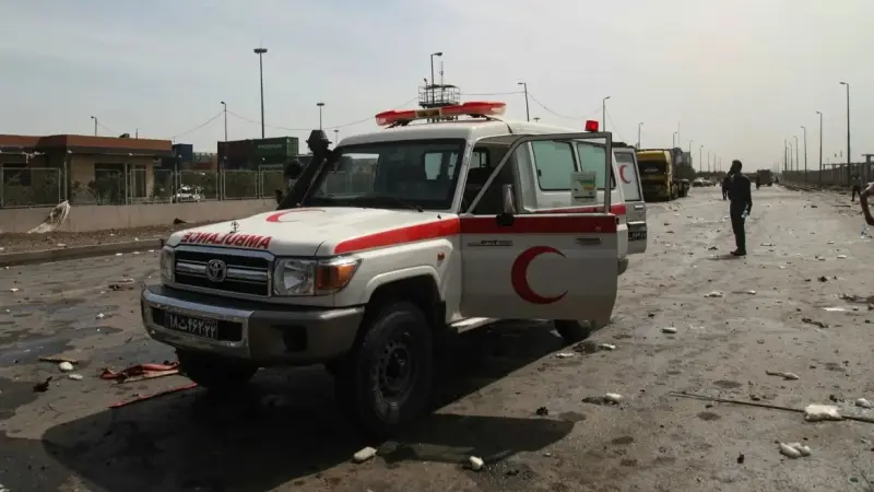 فيديو - 4 قتلى بحادث اصطدام سيارة بحشد في إيران