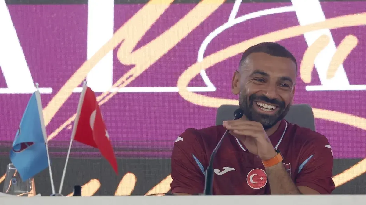الإعلام التركي يراقب تفاصيل محمد صلاح بعد انضمامه إلى طرابزون سبور (رويترز) الإعلام التركي يراقب تفاصيل محمد صلاح بعد انضمامه إلى طرابزون سبور (رويترز)