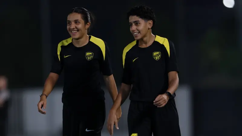 القنوات الناقلة لمباراة الاتحاد ضد الأهلي اليوم في الدوري السعودي للسيدات مع الموعد والتشكيلة