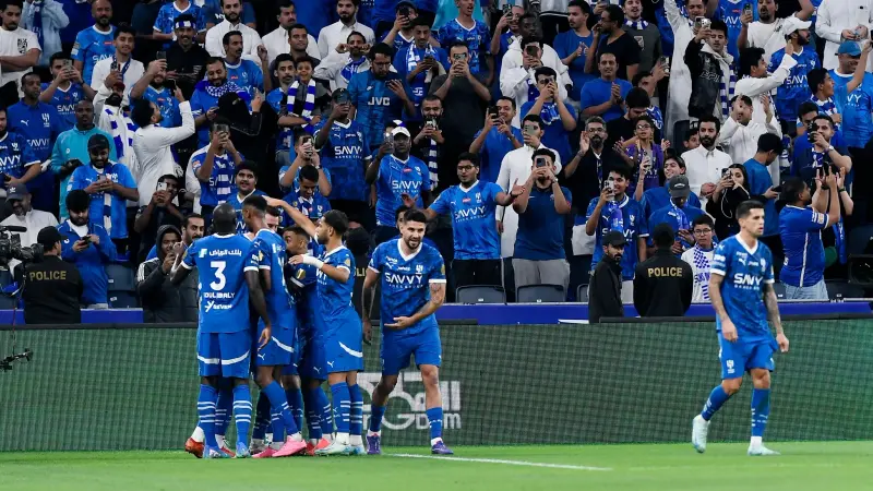القنوات الناقلة لمباراة الهلال ضد الرائد اليوم مع تشكيلة الفرق