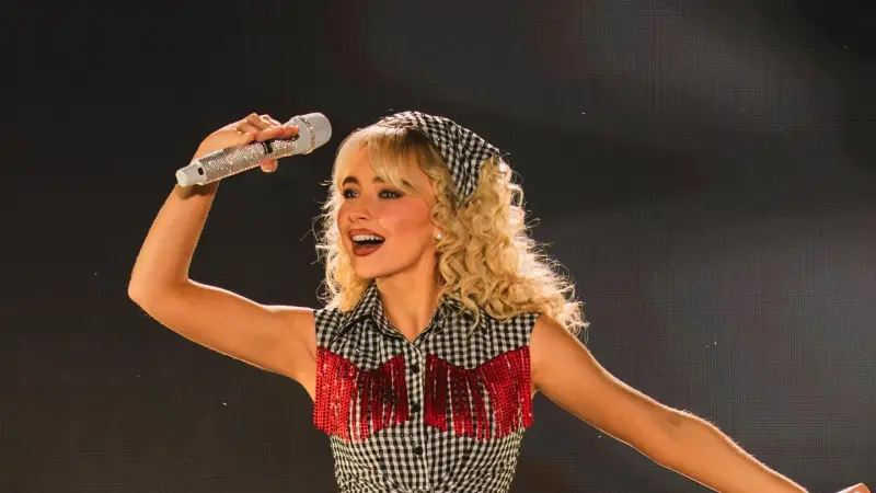 فيديو - سابرينا كاربنتر في مرمى الجدل بسبب "الزغرودة" في كوتشيلا