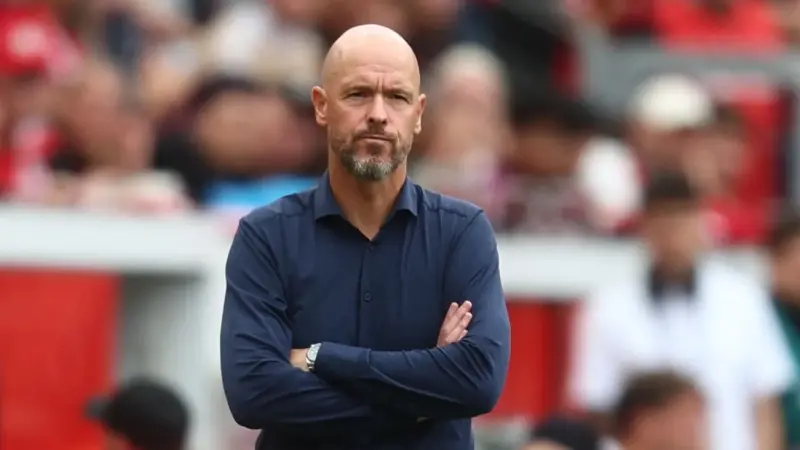 ليفركوزن يوضح لماذا أقال تن هاغ.. وهل شارك ألونسو في ذلك؟