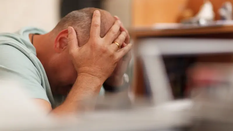 أعراضه مؤلمة.. ما هو التهاب السحايا؟