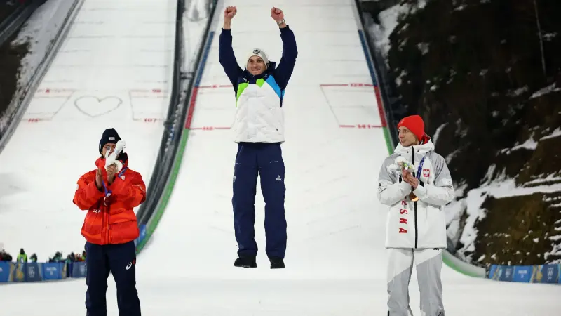 الألعاب الأولمبية الشتوية 2026 - نتائج مسابقة القفز التزلجي من منصة كبيرة للرجال