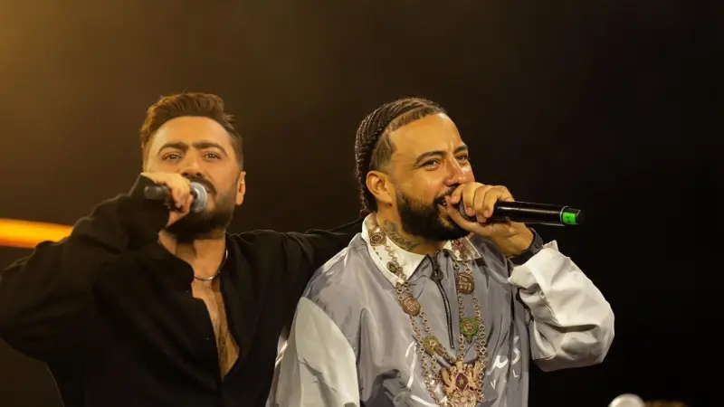 فيديو- تصرف مفاجئ من تامر حسني مع فرنش مونتانا.. فماذا حدث؟