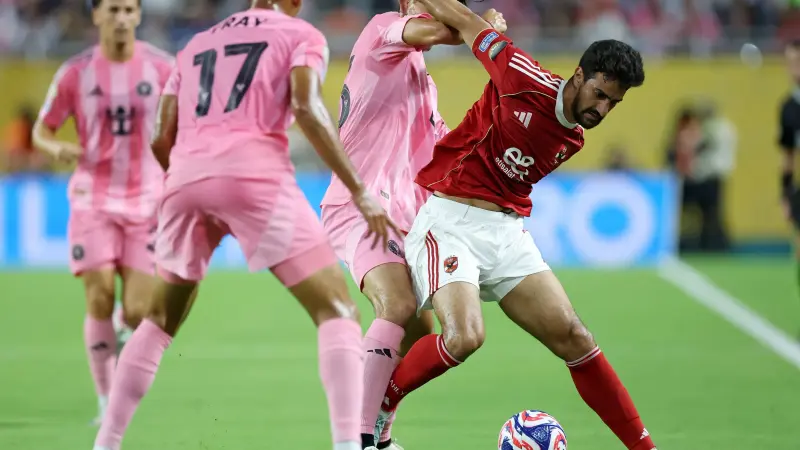 فيديو - مراوغة بن رمضان الخيالية أمام ميسي تثير تفاعل جماهير الأهلي